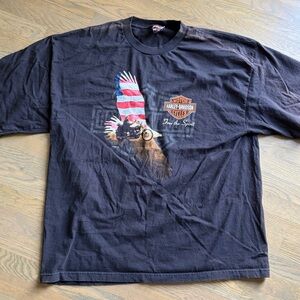 Vintage Harley-Davidson Black Tee with Eagle and Flag Design